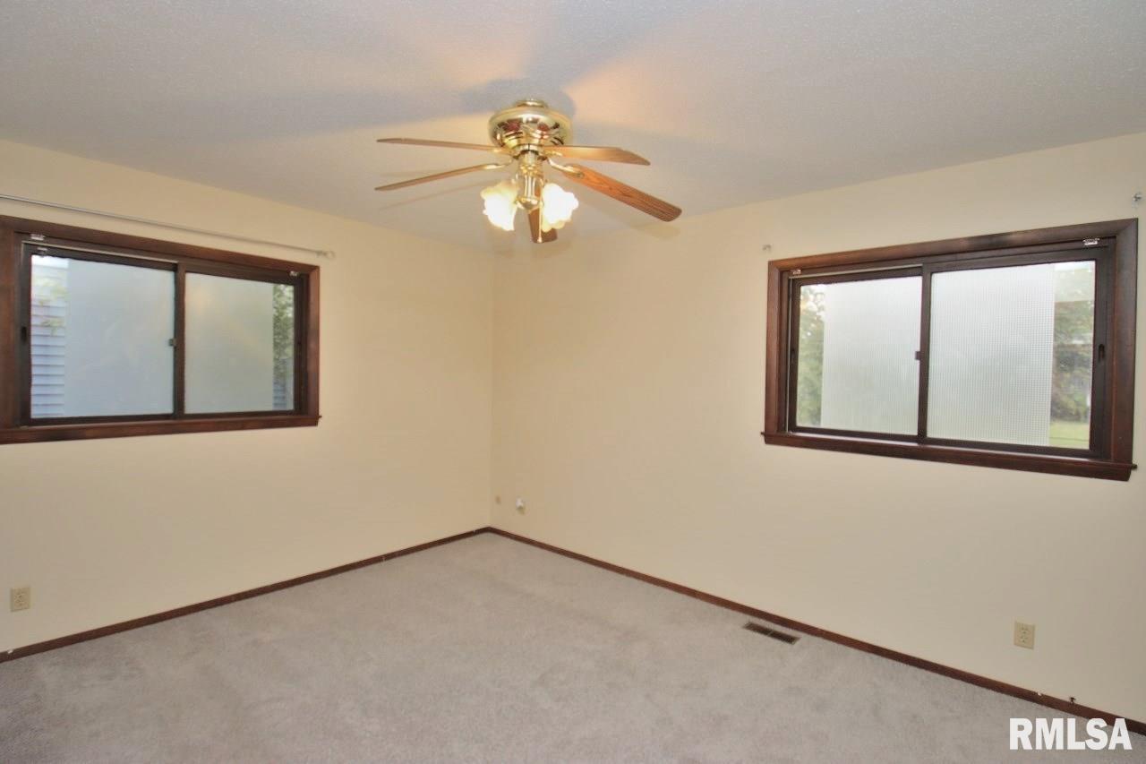 1511 West Queens Court Road Peoria, IL 61614 - Photo 52 of 79