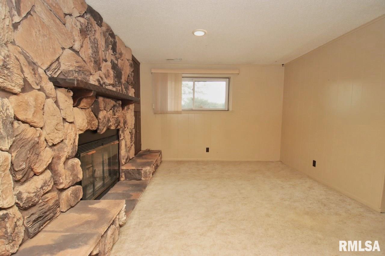 1511 West Queens Court Road Peoria, IL 61614 - Photo 56 of 79