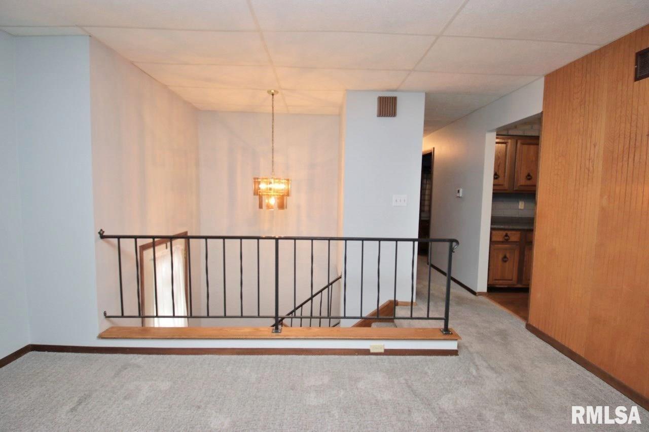 1511 West Queens Court Road Peoria, IL 61614 - Photo 6 of 79