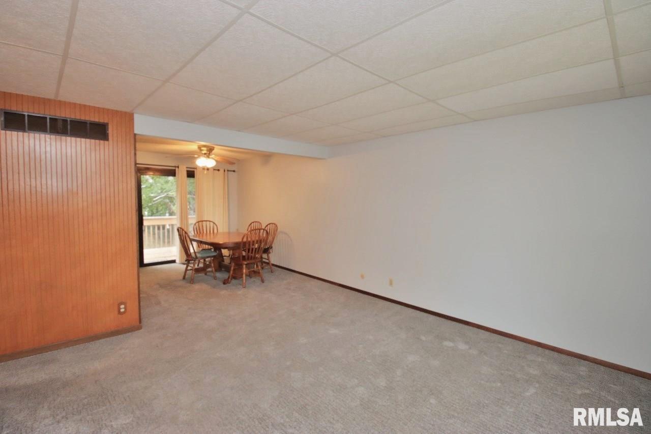 1511 West Queens Court Road Peoria, IL 61614 - Photo 10 of 79