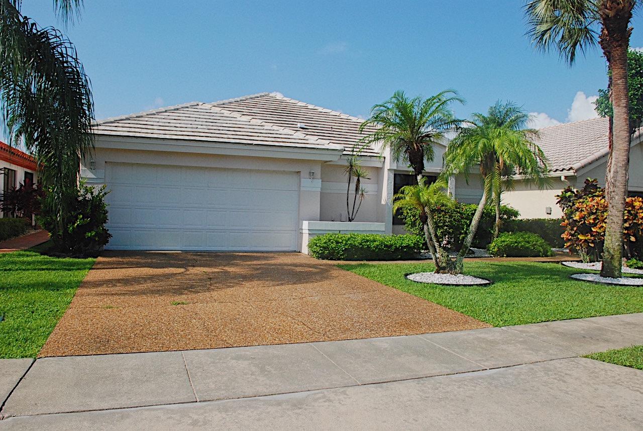 11271 Cloverleaf Circle Boca Raton, FL 33428 - Photo 1 of 23 Front entrance