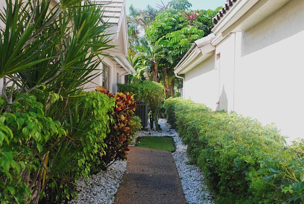 11271 Cloverleaf Circle Boca Raton, FL 33428 - Photo 2 of 23 entrance