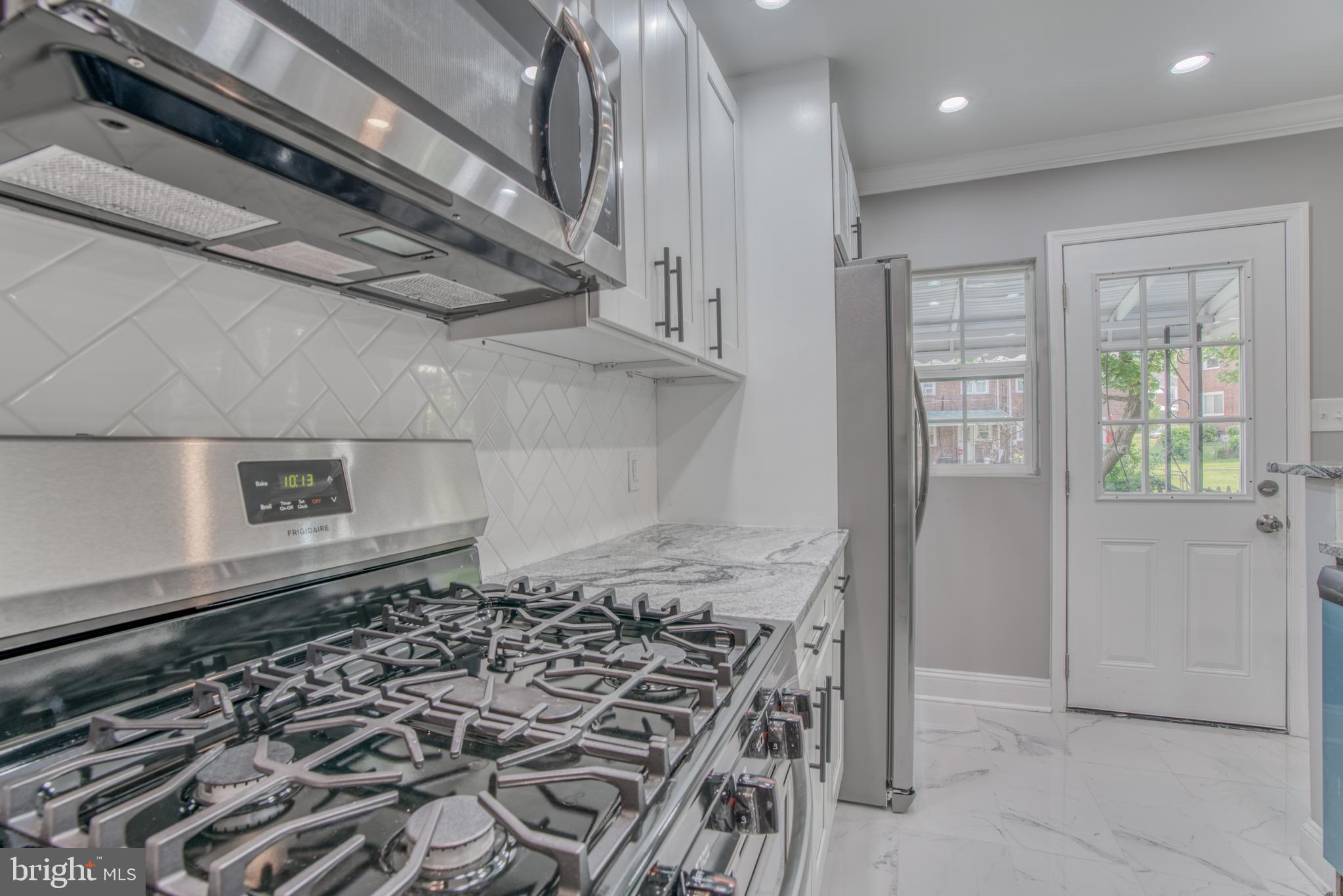 803 St Dunstans Road Baltimore, MD 21212 - Photo 22 of 61