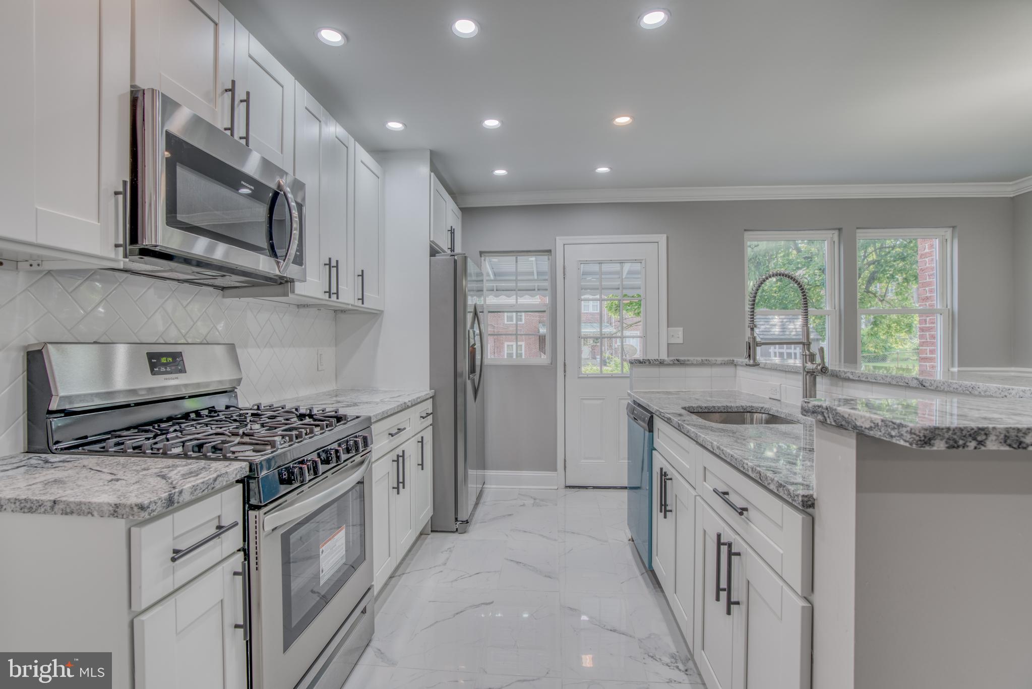 803 St Dunstans Road Baltimore, MD 21212 - Photo 24 of 61