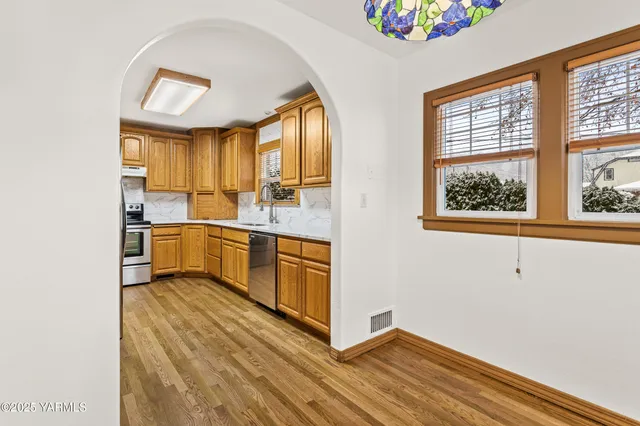 $699,600 | 2307 Summitview Avenue, Yakima, WA 98902