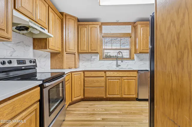 $699,600 | 2307 Summitview Avenue, Yakima, WA 98902