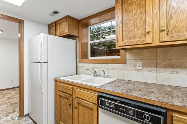 $699,600 | 2307 Summitview Avenue, Yakima, WA 98902