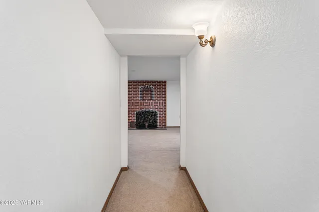 $699,600 | 2307 Summitview Avenue, Yakima, WA 98902