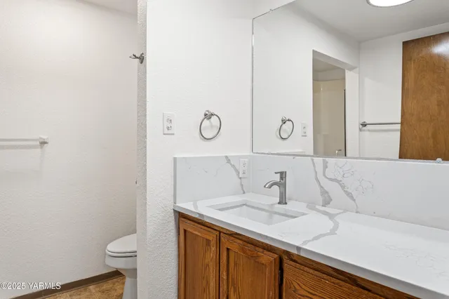 $699,600 | 2307 Summitview Avenue, Yakima, WA 98902