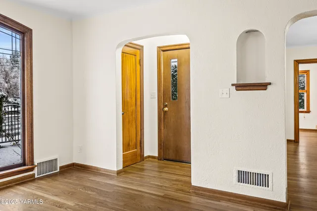 $699,600 | 2307 Summitview Avenue, Yakima, WA 98902