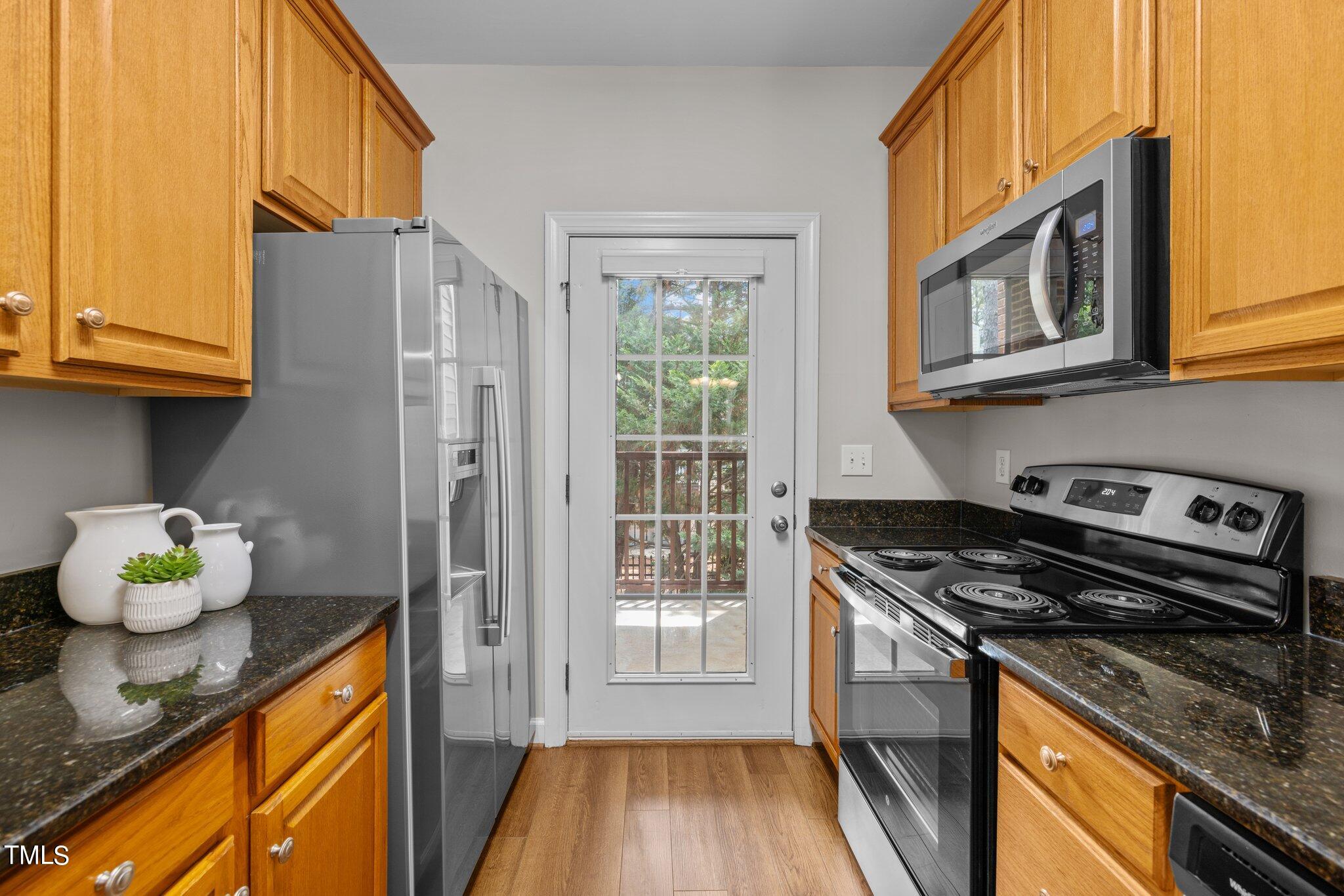 7024 Sandy Forks Road, Unit 201 Raleigh, NC 27609 - Photo 9 of 42 17-web-or-mls-5Z8A4902