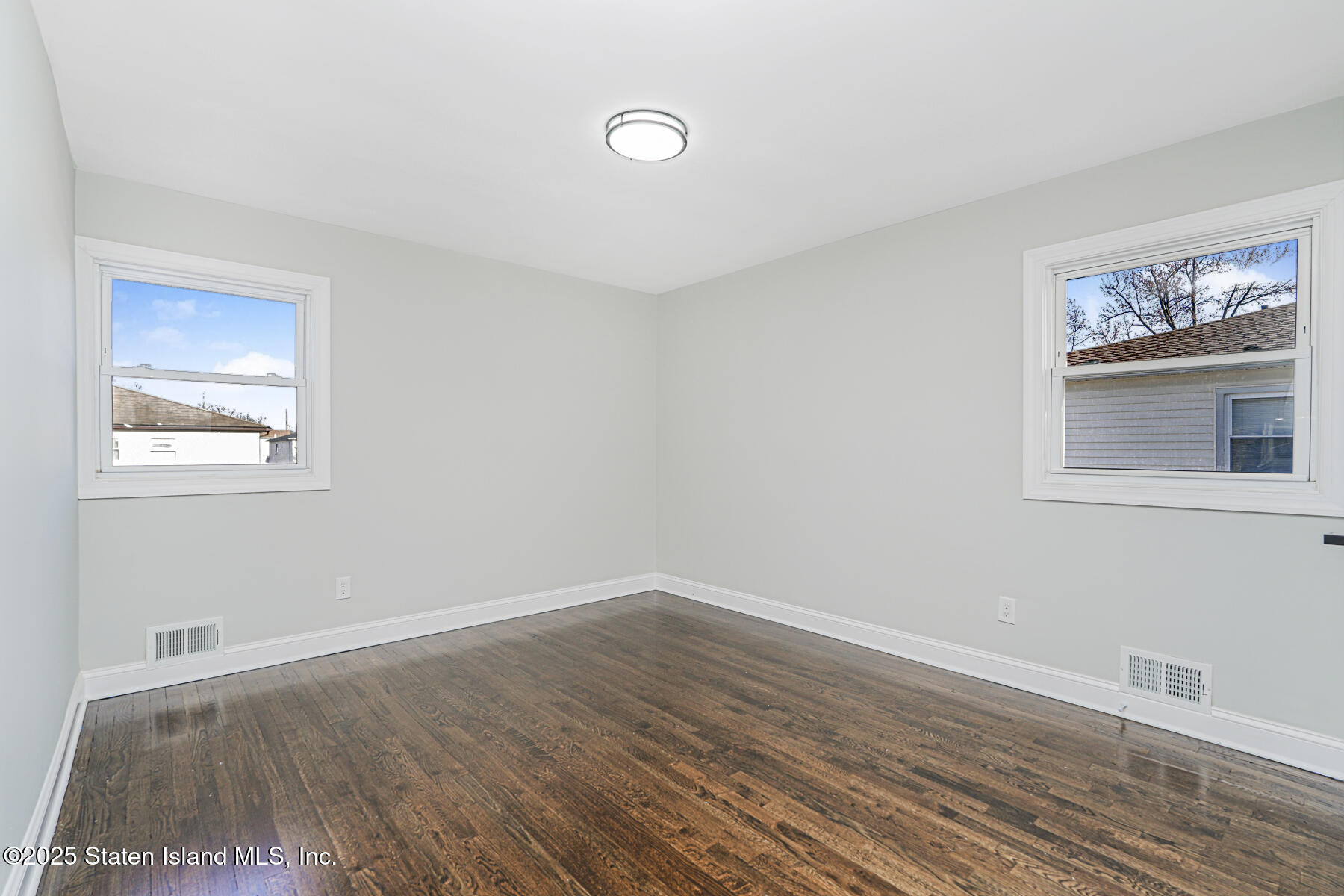 359 Ridgecrest Avenue Staten Island, NY 10312 - Photo 14 of 27 (14) BEDROOM 1