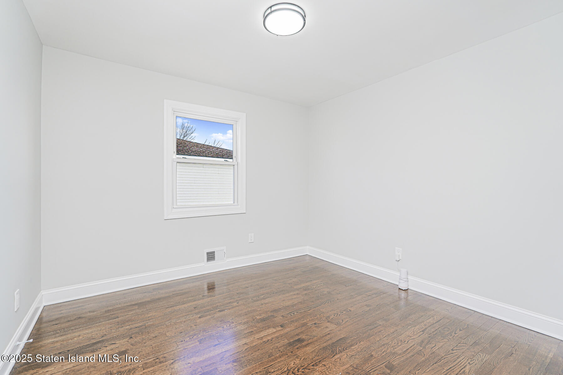 359 Ridgecrest Avenue Staten Island, NY 10312 - Photo 18 of 27 (18) BEDROOM 3