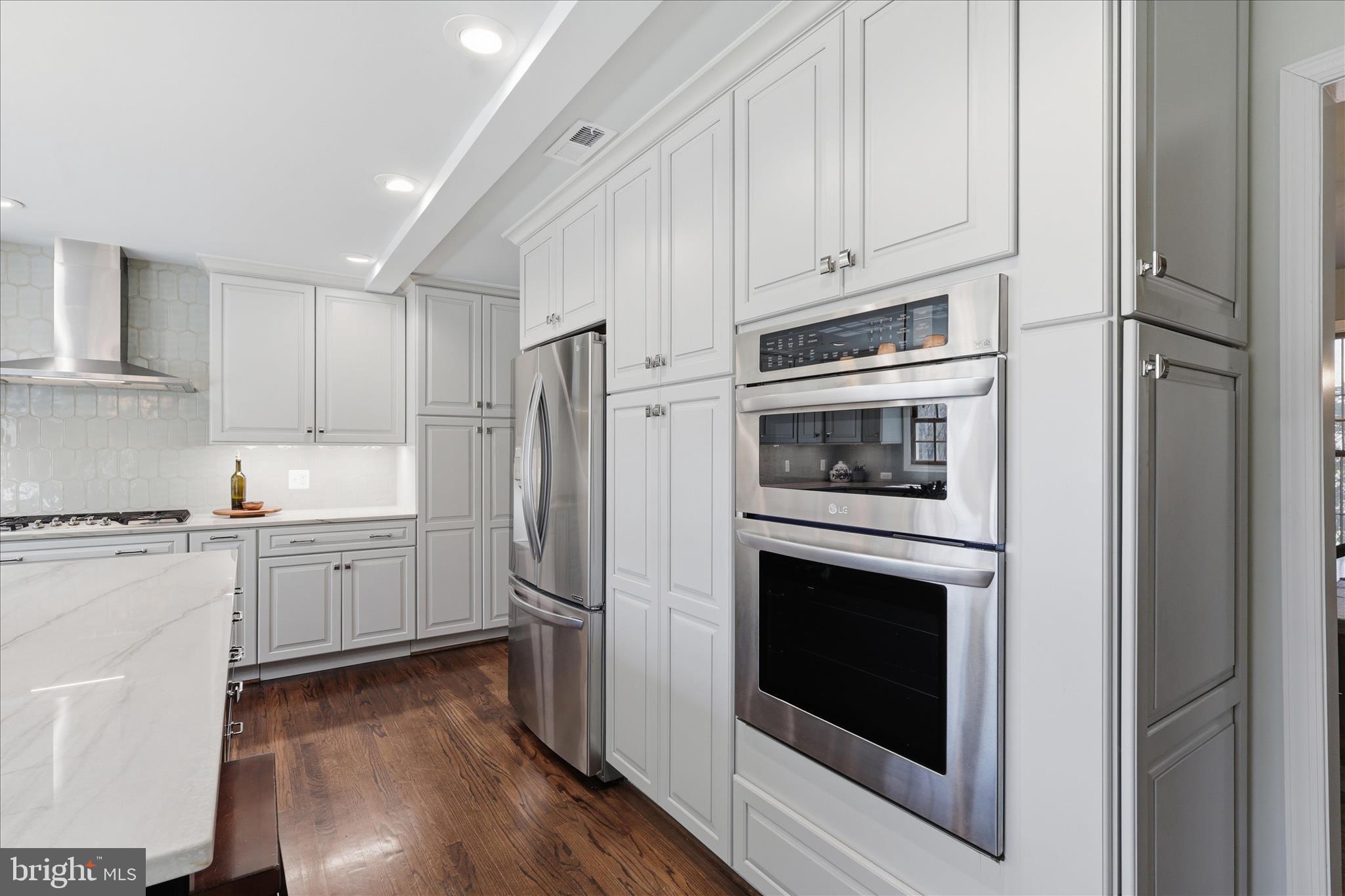 5605 Smoke Rise Lane Fairfax Station, VA 22039 - Photo 13 of 85 Kitchen