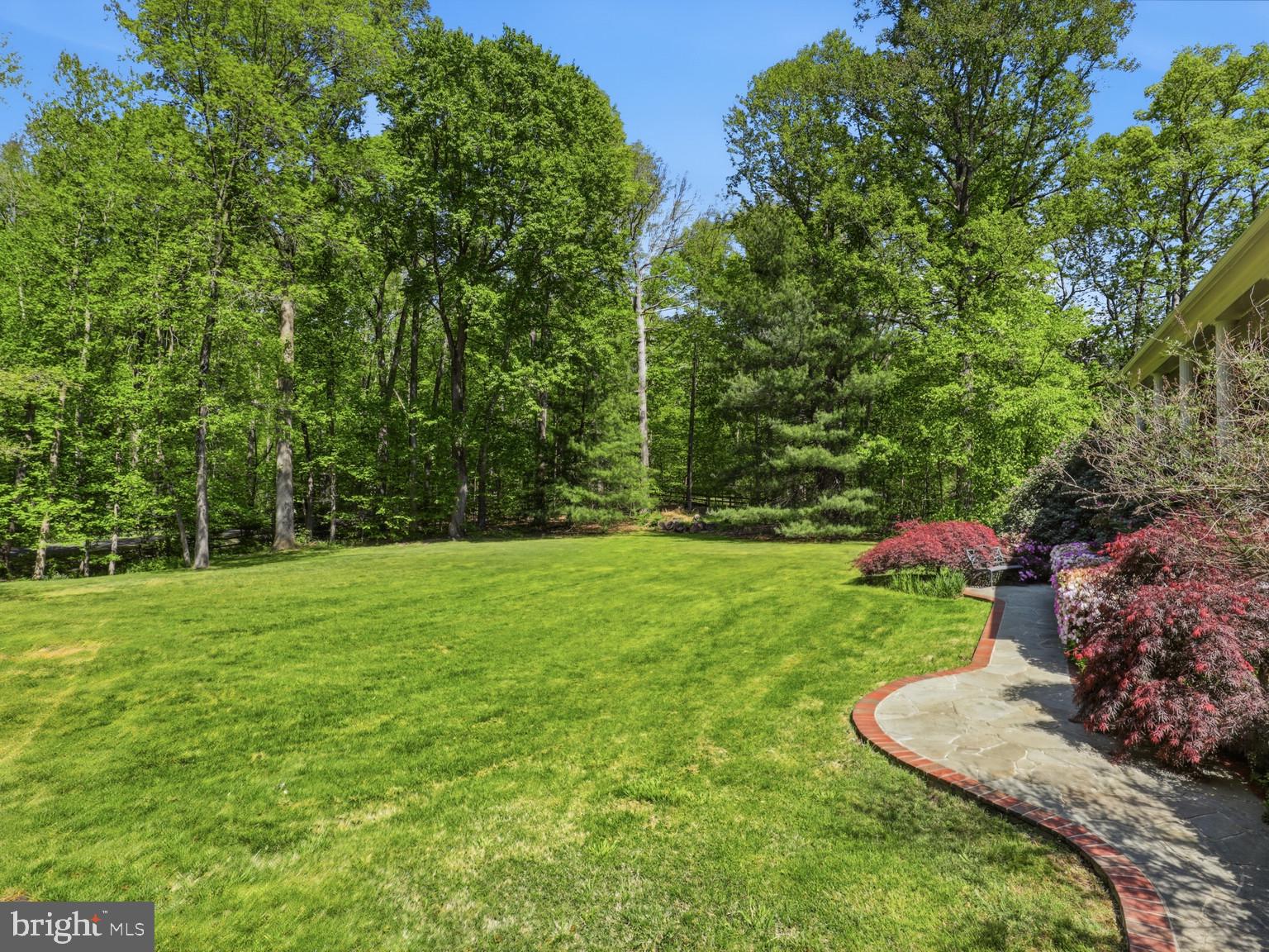 5605 Smoke Rise Lane Fairfax Station, VA 22039 - Photo 49 of 86 Side View