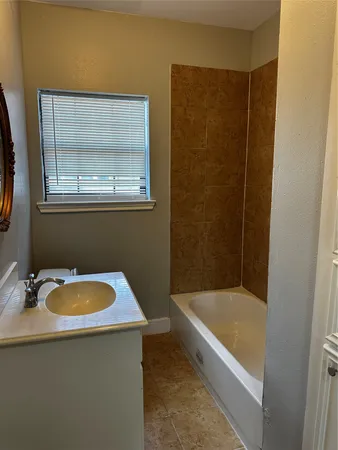 $1,950 | 2910 Wichita Street, Houston, TX 77004