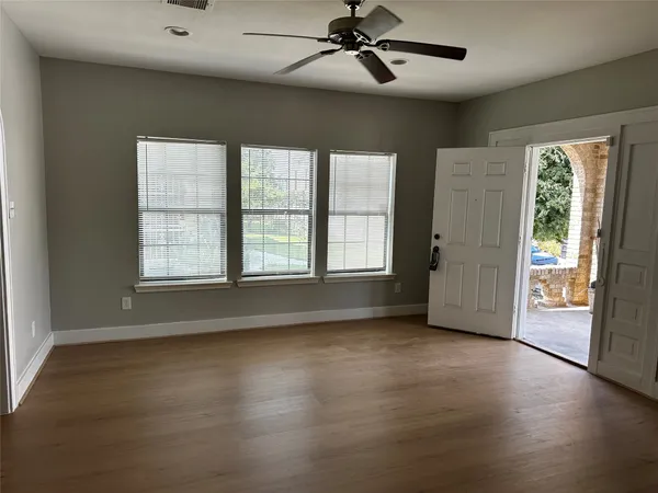 $1,950 | 2910 Wichita Street, Houston, TX 77004