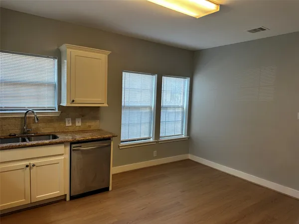 $1,950 | 2910 Wichita Street, Houston, TX 77004
