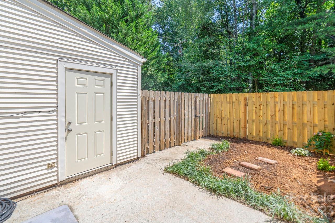 6620 Thermal Road Charlotte, NC 28211 - Photo 2 of 35 Gallery Image 2
