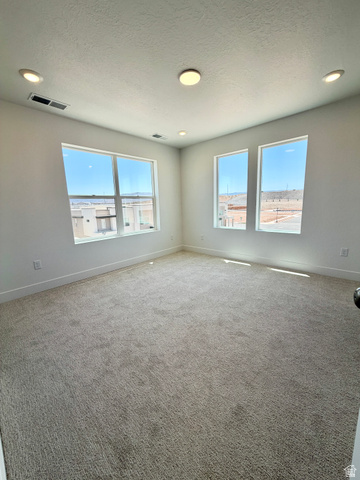 915 West Gold Ridge Ln Street St. George, UT 84790 - Photo 11 of 30 Primary Bedroom with en-suite bathroom
