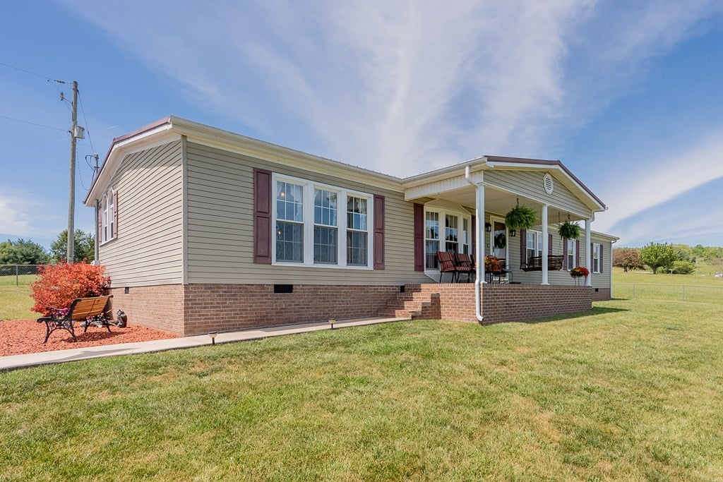 3705 Major Grahams Road Max Meadows, VA 24360 - Photo 3 of 104 Gallery Image 3