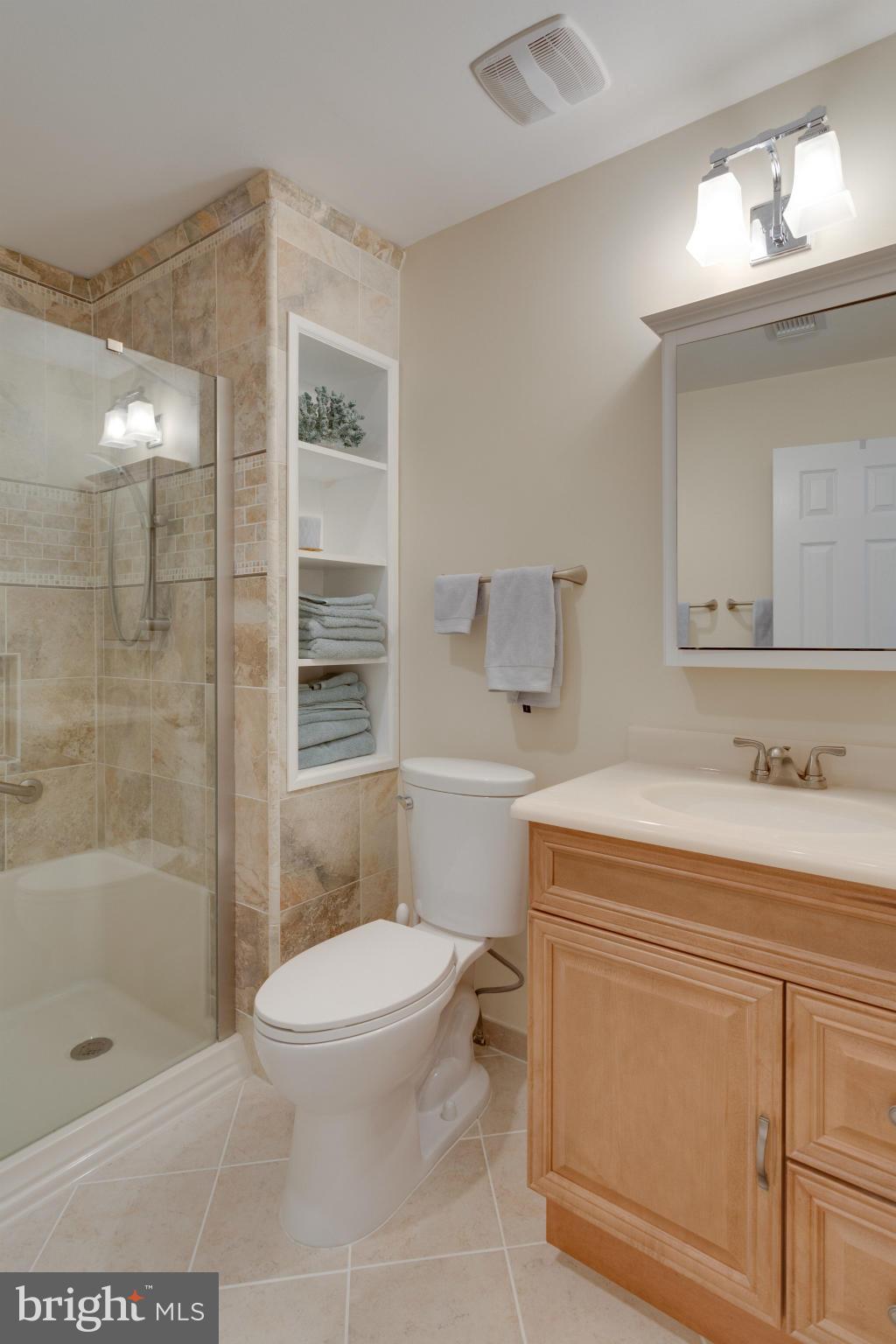 2761 Hill Road Vienna, VA 22181 - Photo 16 of 30 Bath (Master)