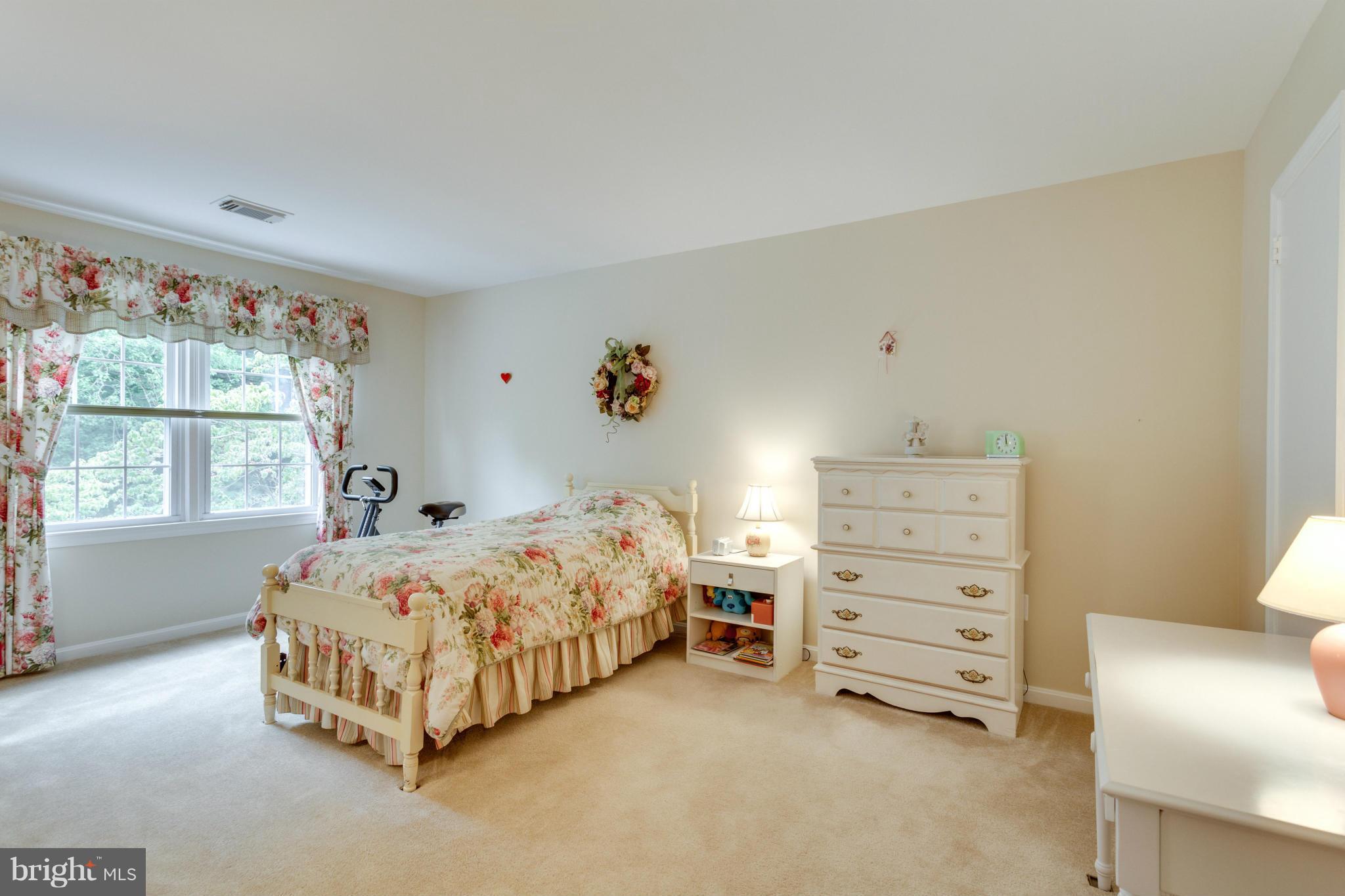 2761 Hill Road Vienna, VA 22181 - Photo 20 of 30 Bedroom