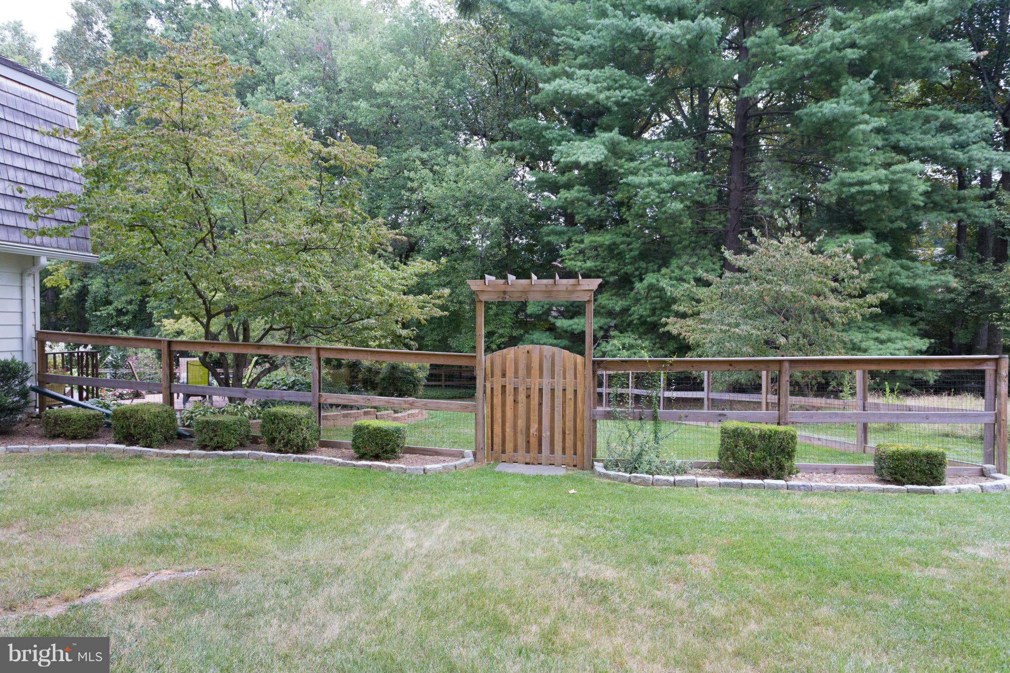 2761 Hill Road Vienna, VA 22181 - Photo 27 of 30 Exterior (Rear)
