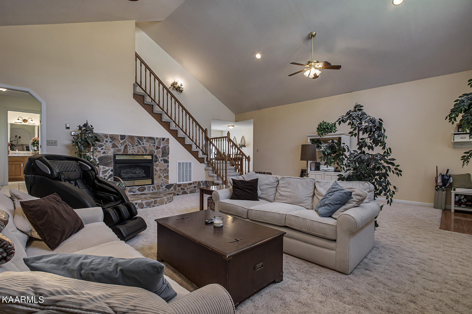 135 Songbird Lane Maynardville, TN 37807 - Photo 14 of 40 14_SongbirdLane_135_Living04