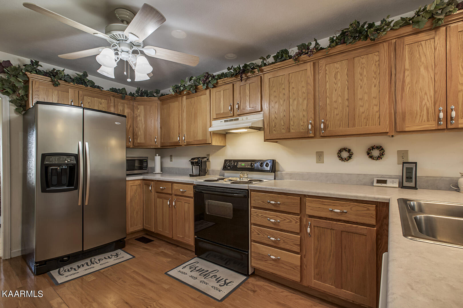 135 Songbird Lane Maynardville, TN 37807 - Photo 16 of 40 16_SongbirdLane_135_Kitchen01
