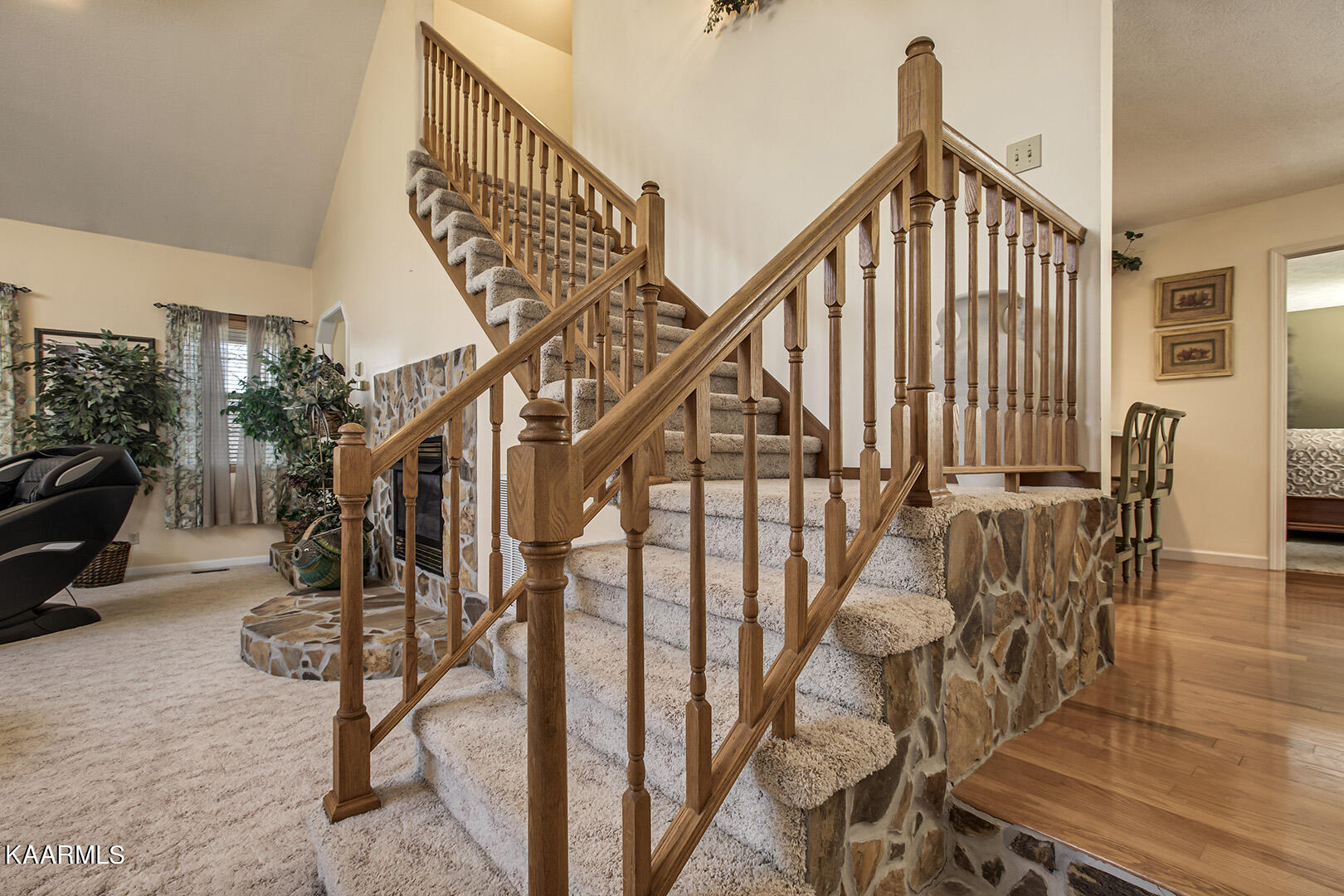 135 Songbird Lane Maynardville, TN 37807 - Photo 28 of 40 28_SongbirdLane_135_StairsUp