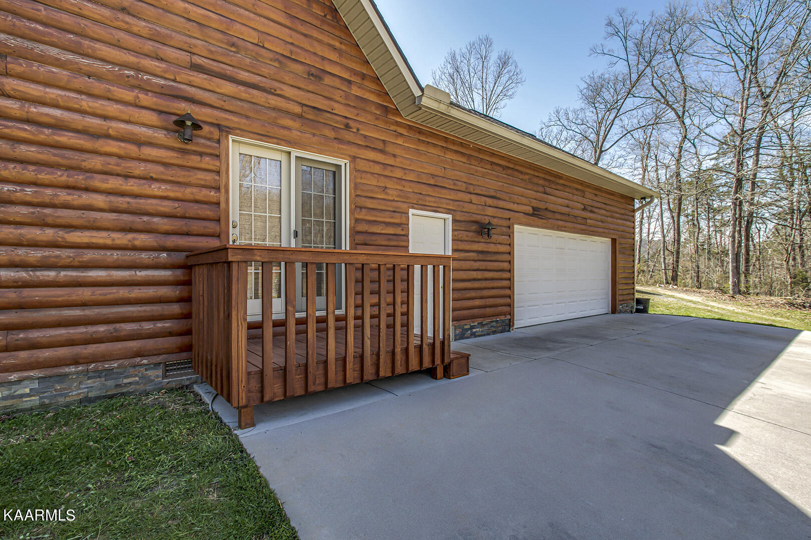 135 Songbird Lane Maynardville, TN 37807 - Photo 33 of 40 33_SongbirdLane_135_GarageSide