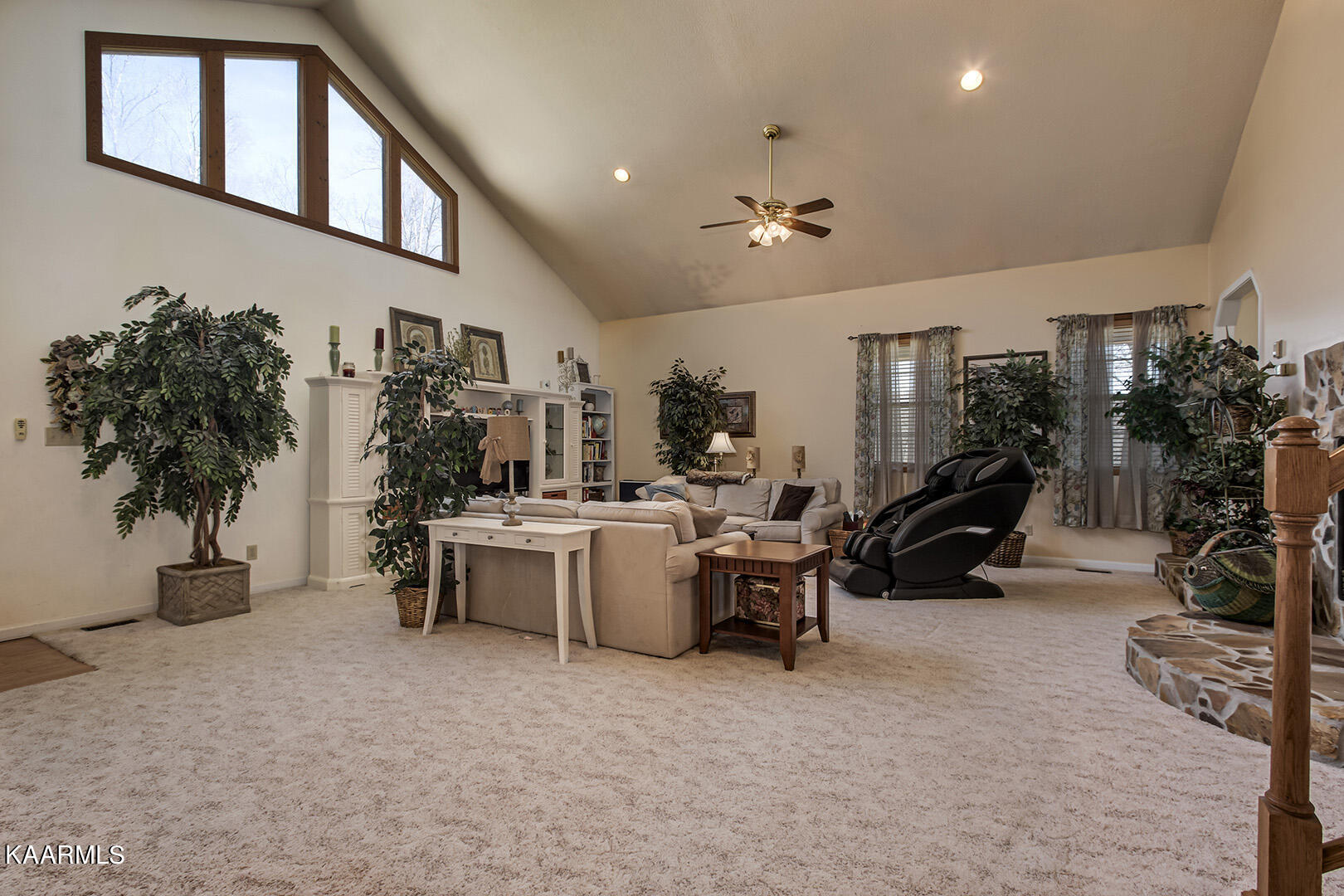 135 Songbird Lane Maynardville, TN 37807 - Photo 9 of 40 09_SongbirdLane_135_Living02