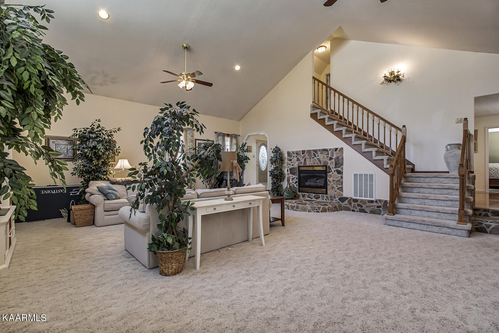 135 Songbird Lane Maynardville, TN 37807 - Photo 10 of 40 10_SongbirdLane_135_Living03