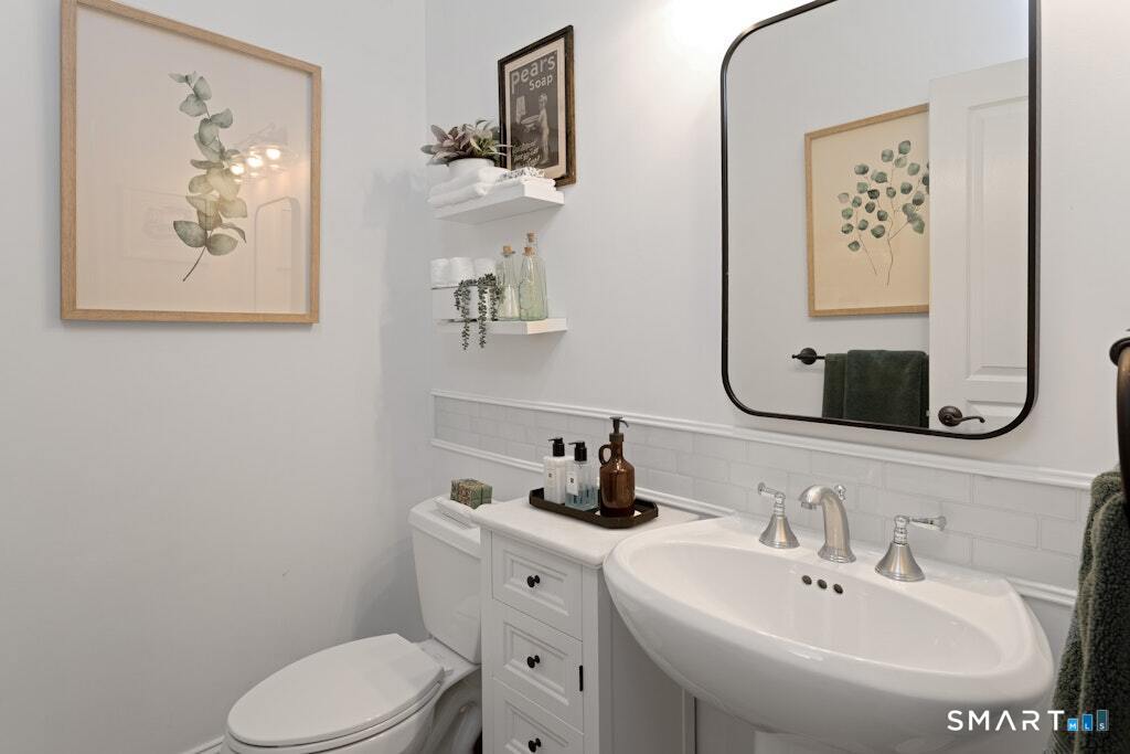 12 Deer Park Road Danbury, CT 06811 - Photo 13 of 27