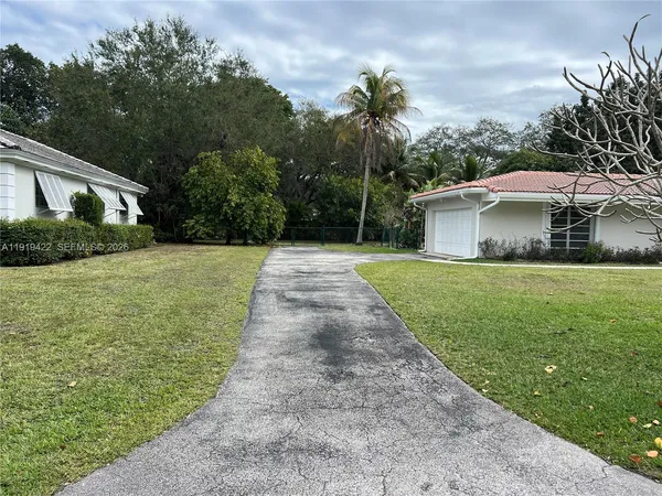 $4,550 | 16425 Southwest 75th Avenue, Palmetto Bay, FL 33157