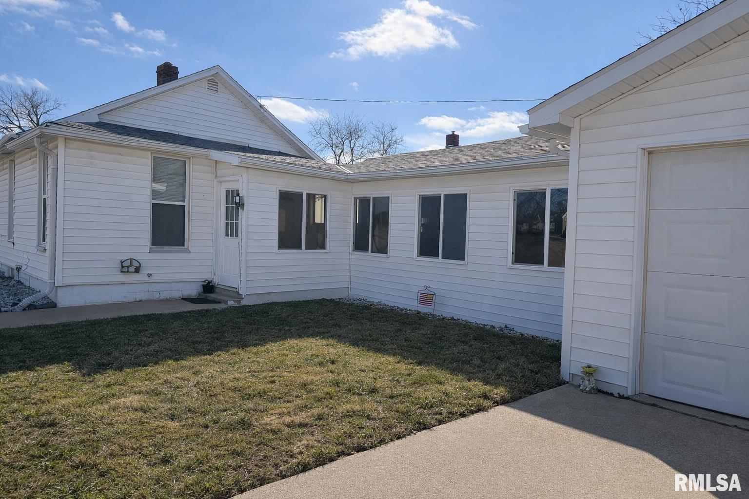 1535 Sycamore Street Quincy, IL 62301 - Photo 2 of 18