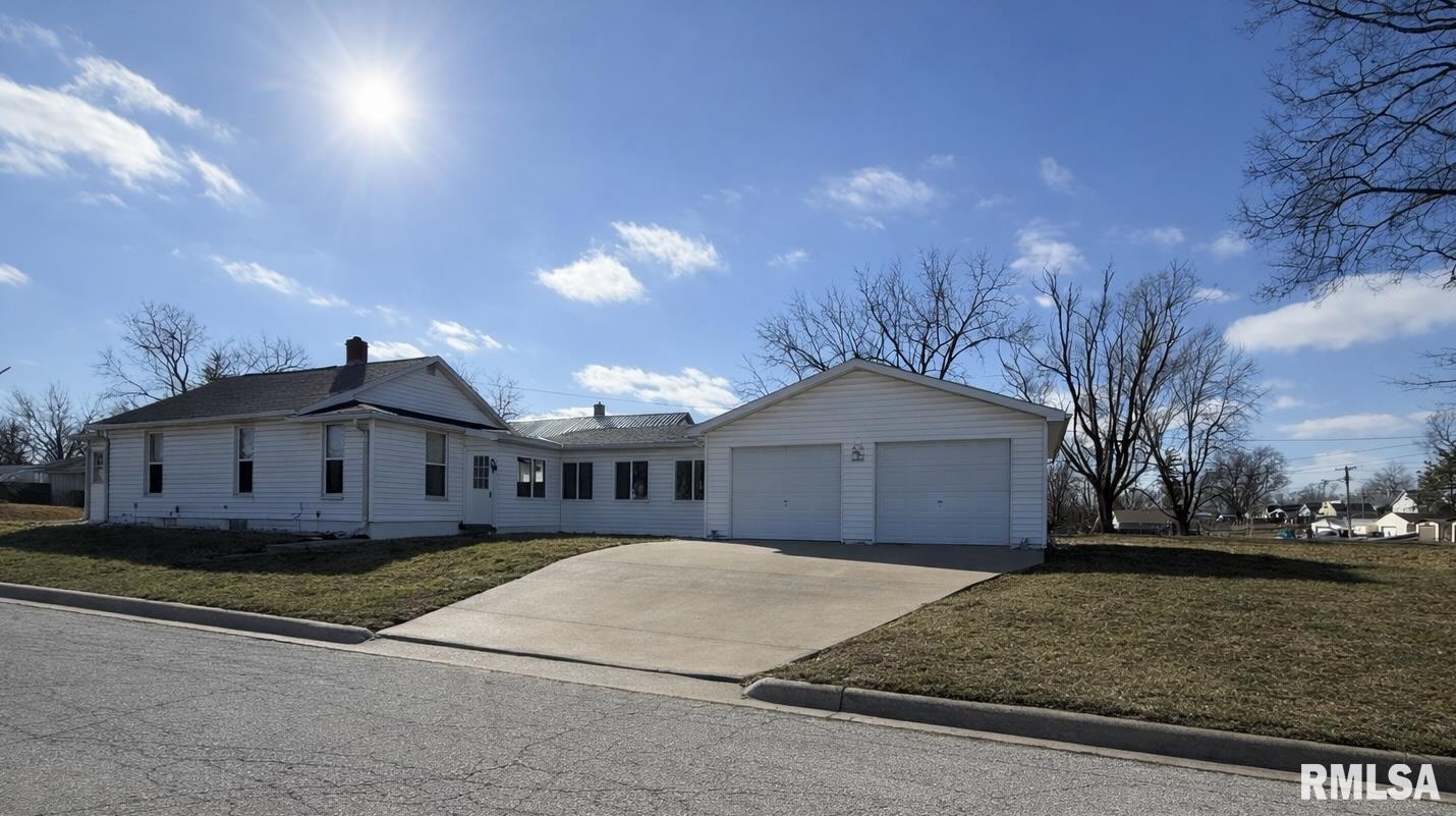 1535 Sycamore Street Quincy, IL 62301 - Photo 3 of 18