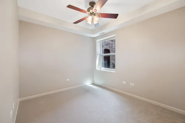 $4,000 | 744 West Fullerton Avenue, Unit 403, Chicago, IL 60614