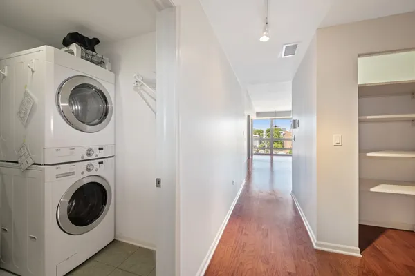 $4,000 | 744 West Fullerton Avenue, Unit 403, Chicago, IL 60614