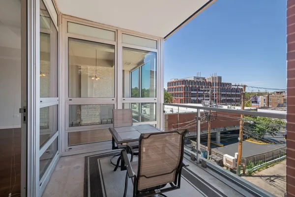 $4,000 | 744 West Fullerton Avenue, Unit 403, Chicago, IL 60614