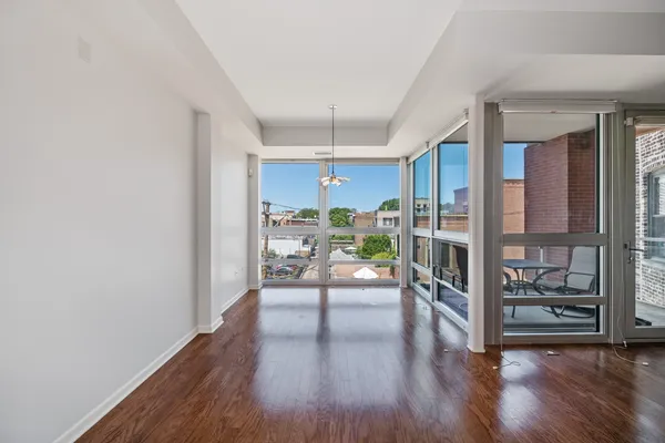 $4,000 | 744 West Fullerton Avenue, Unit 403, Chicago, IL 60614