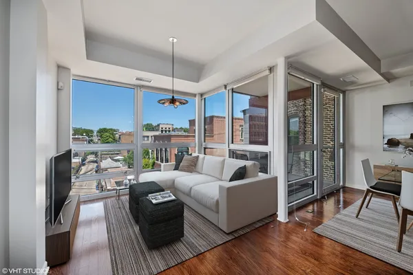 $4,000 | 744 West Fullerton Avenue, Unit 403, Chicago, IL 60614