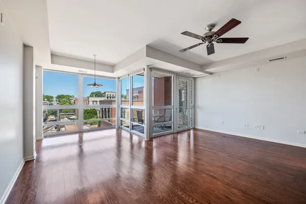 $4,000 | 744 West Fullerton Avenue, Unit 403, Chicago, IL 60614