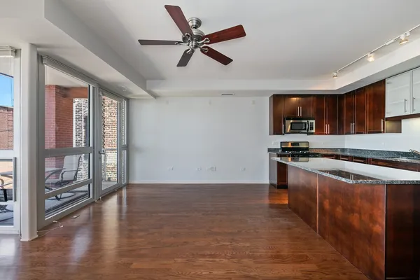 $4,000 | 744 West Fullerton Avenue, Unit 403, Chicago, IL 60614