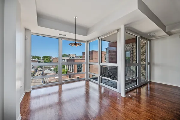 $4,000 | 744 West Fullerton Avenue, Unit 403, Chicago, IL 60614