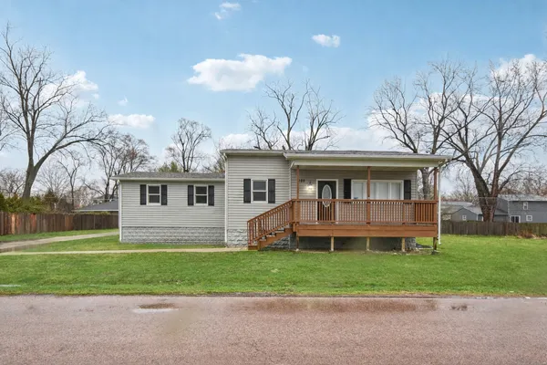 $329,000 | 402 Lily Lane, Lakemoor, IL 60051