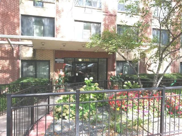 $2,075 | 540 West Roscoe Street, Unit 275, Chicago, IL 60657