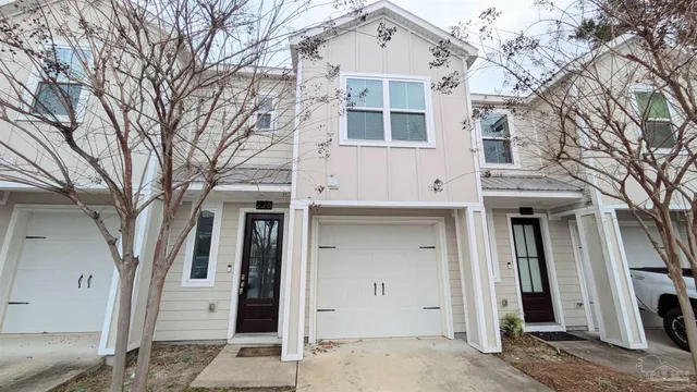 $2,195 | 226 Junction Avenue, Pensacola, FL 32502