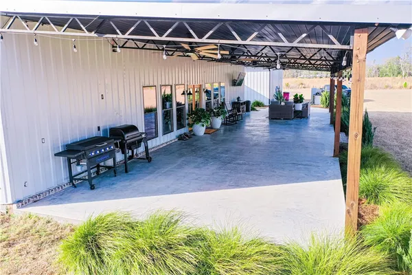 $985,000 | 2064 Highway 121, Bristol, GA 31518